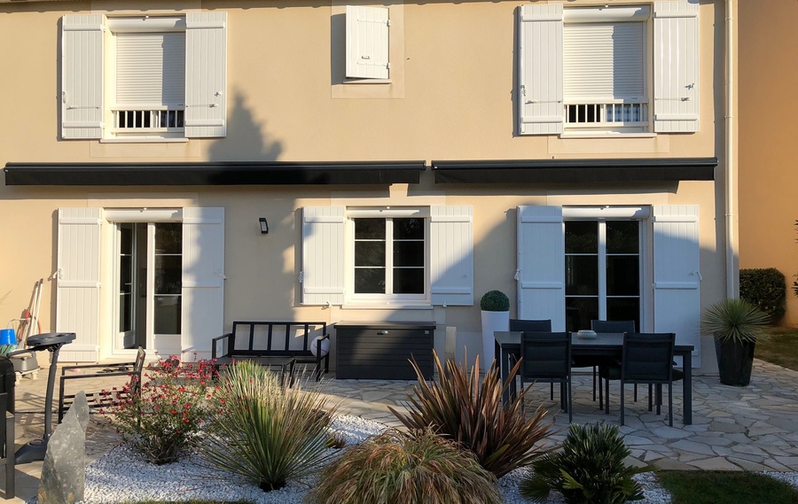 Volets battants classiques &agrave;&nbsp;LES PENNES MIRABEAU