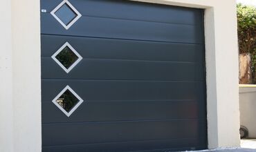 Portes de garage &agrave;&nbsp;LES PENNES MIRABEAU